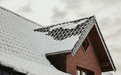 Winter Roof & Exterior Emergencies: What to Do When Ice, Snow, and Leaks Strike